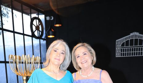  Norma Lozano y Analú Medina.