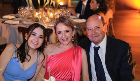  Isabela, Yolanda y José Dimas Hernández.