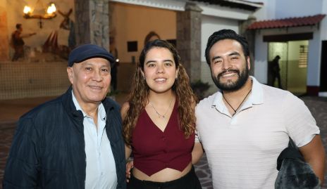  Víctor Soto, Sarahí Rodríguez y Rodrigo Soto.
