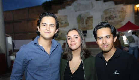  Rodrigo Córdova, Nicole Cruz y Rafael Córdova.