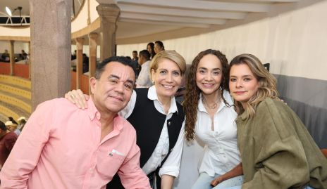  Francisco Carrera, Mireya Pérez, Tania Huerta y Anais Montañez.