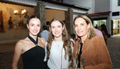  Alba Hermoso de Mendoza, Paula Hermoso de Mendoza y Miriam Tardienta.