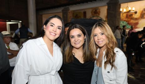  Paulina, Adriana y Vanessa.