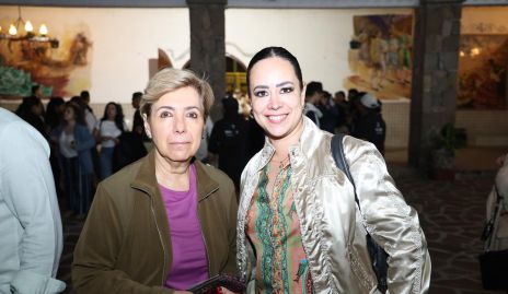  Angélica Navarro y Angy Gutiérrez.
