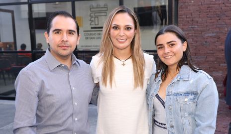  Francisco Zárate, Esperanza Aguilar y  Miriam González.