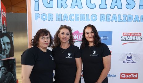  Mael Refugio, Martha Andrade y Gloria Loredo.