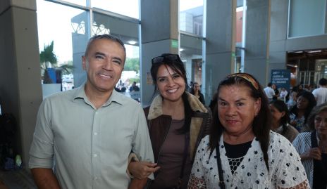  Fidel Martúnez, Sandra Gamiño y Coco Gutiérrez.