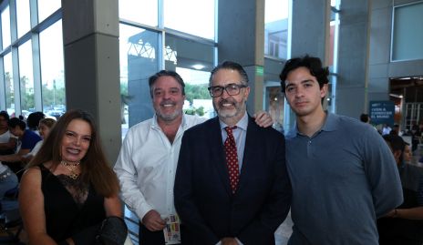  Eleana Mortera, Héctor Morales, David Castro y Emilio Castro.