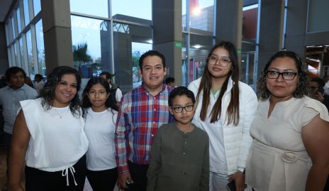  Lorena Vázquez, Nahomi Areli, Francisco Jiménez, Francisco Yael, Andrea Jiménez y Norma Vale.