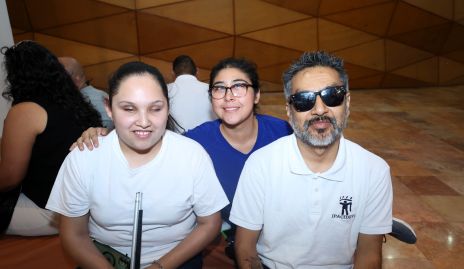  Ximena, Fernanda Martínez y Chris Robles.