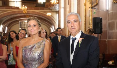  Pupi García Alonso de Florida y Oscar Villarreal Quezada, papás de la novia.