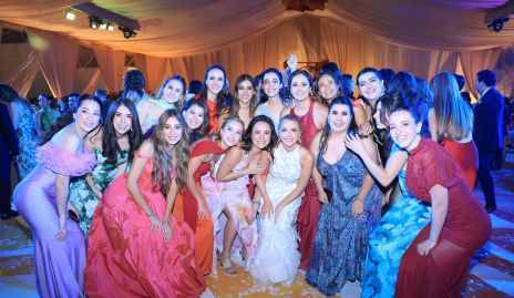  Faustina Villarreal con sus amigas.