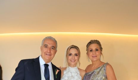  Oscar Villarreal y Pupi García con su hija Faustina.