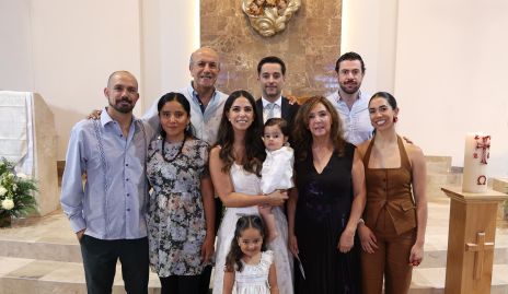  Jesús Estrada, Elena Reyna, Salvador Estrada, Adriana Estrada, Juan Carlos, Sebastián y Melina Dibildox, Adriana Milán, Mauricio Goytortua y María José Estrada.