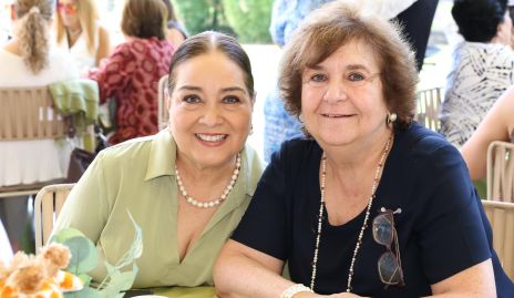  Pilar Leos y Ana María Dauajare.