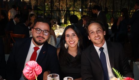  Francisco Cadena, Ana Lucía Guerrero y Gustavo Obregón.