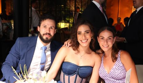  Alejandro Navarro, Daniela Barbosa y Andrea Villasana.