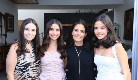  Valeria de la Vega, Chío de la Vega, Rocío Ortuño y Loretta Galván.