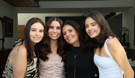 Valeria de la Vega, Chío de la Vega, Rocío Ortuño y Loretta Galván.