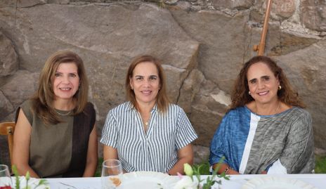  Ana Lucía Díaz, Nena Aguirre y Alejandra Treviño.