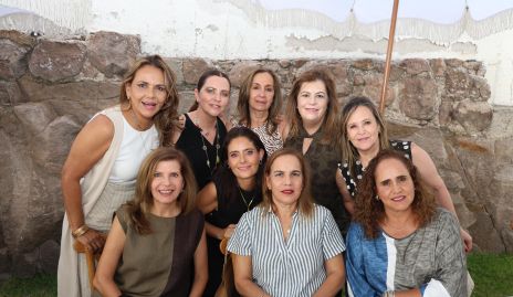  Rocío Ortuño festejando su cumpleaños con sus amigas.