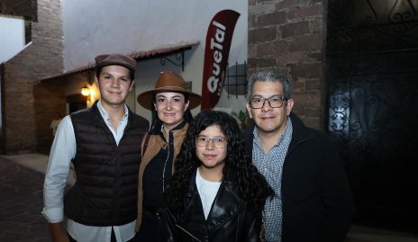  Diego Ochoa, Elda Tapia, Nat Ochoa y Rafael Ochoa.