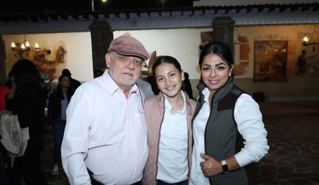  Noe Lara, Victoria Monreal y Amanda Lara.