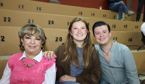  Chela Pérez Olivares, Paulina Rodríguez y David Zárate.