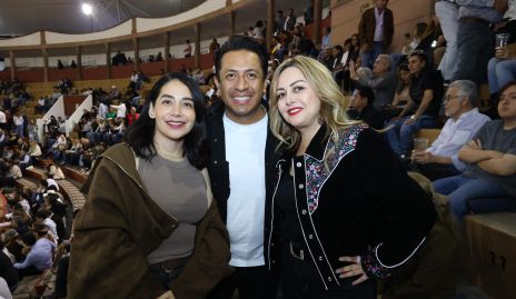  Perla Alvarado, Rodrigo y Marisol Alvarado.