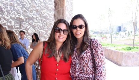  Isa López y Sandra García.