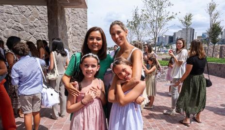  Lorena Torres, Begoña Martínez, Camila y María Apezteguía.