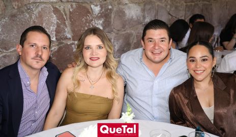  Gustavo Lapuente, Ale Flores, Gabriel Espinosa e Isabel Castillo.