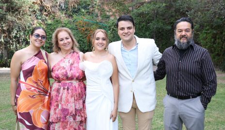  Mariana Villaseñor, Irma Flores, Gisell Villaseñor, Javier Álvarez y Salvador Villaseñor.