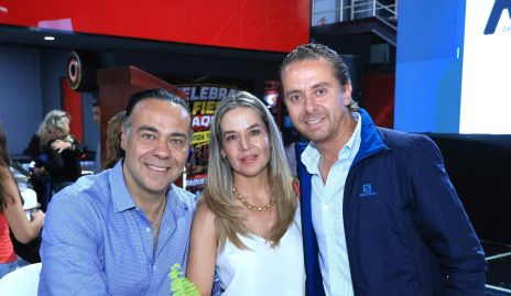 Alejandro, Marcela y Josh Torres.