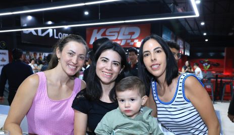  Alexandra Compean, Betsa Ramos, Mariana Tobías y Patricio.