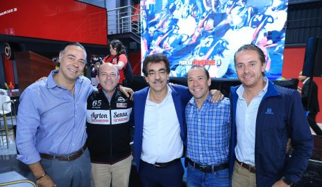  Alejandro Torres, Roberto, Gabriel Torres, José Ramón Martínez y Josh Torres.
