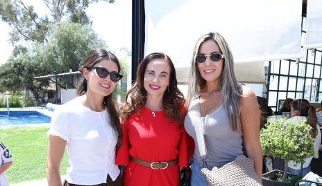  Mariana Yishima, Loary Cabrera y Elizabeth Berrones.