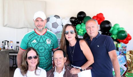  Adriana Pedroza, Salvador Pedroza, Salvador Pedroza, Claudia Pedroza y Edgardo Belgodere.