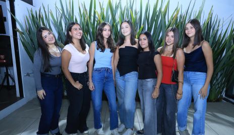  Fer Humara con sus amigas.