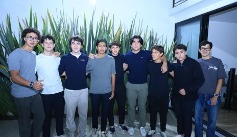  Pablo Montante con sus amigos.