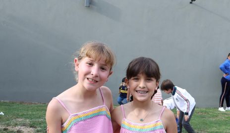  Renata y Nicole.