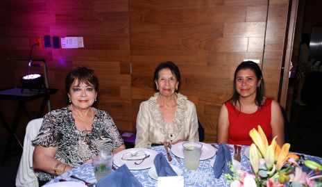  Cristina González, Ofelia García y Alicia Medina.