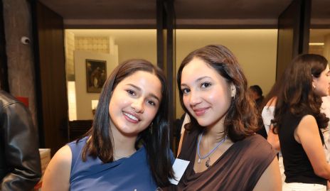  Rebeca y Miranda.