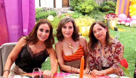  Cristina Chevaile, Carmina Reynoso y Lilian Muñoz.