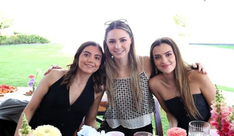 Ale Castrillón, Ale Alessi e Inés Macías.