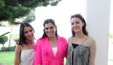  María Alcalde, Cassandra Nava y Cristi Nava.