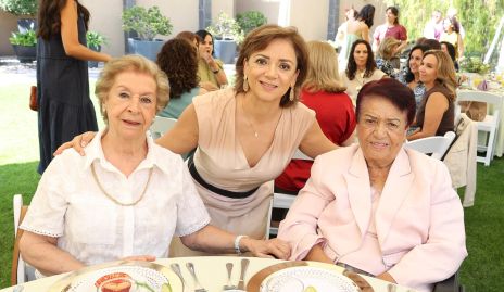  Teri Hinojosa, Cony Alvarado y María Castañón.