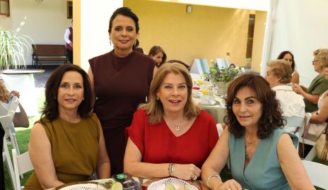  Carmen Bravo, Lucía Bravo, Benilde Díaz y Claudia Sánchez.