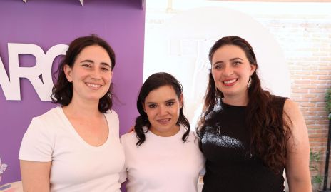   Cristina Mendizábal, Marcela Puga y Marifer Mendizábal.