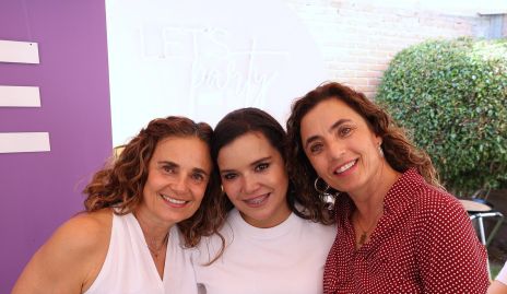  Verónica Alcalde, Marcela Puga y Martha Lasso.
